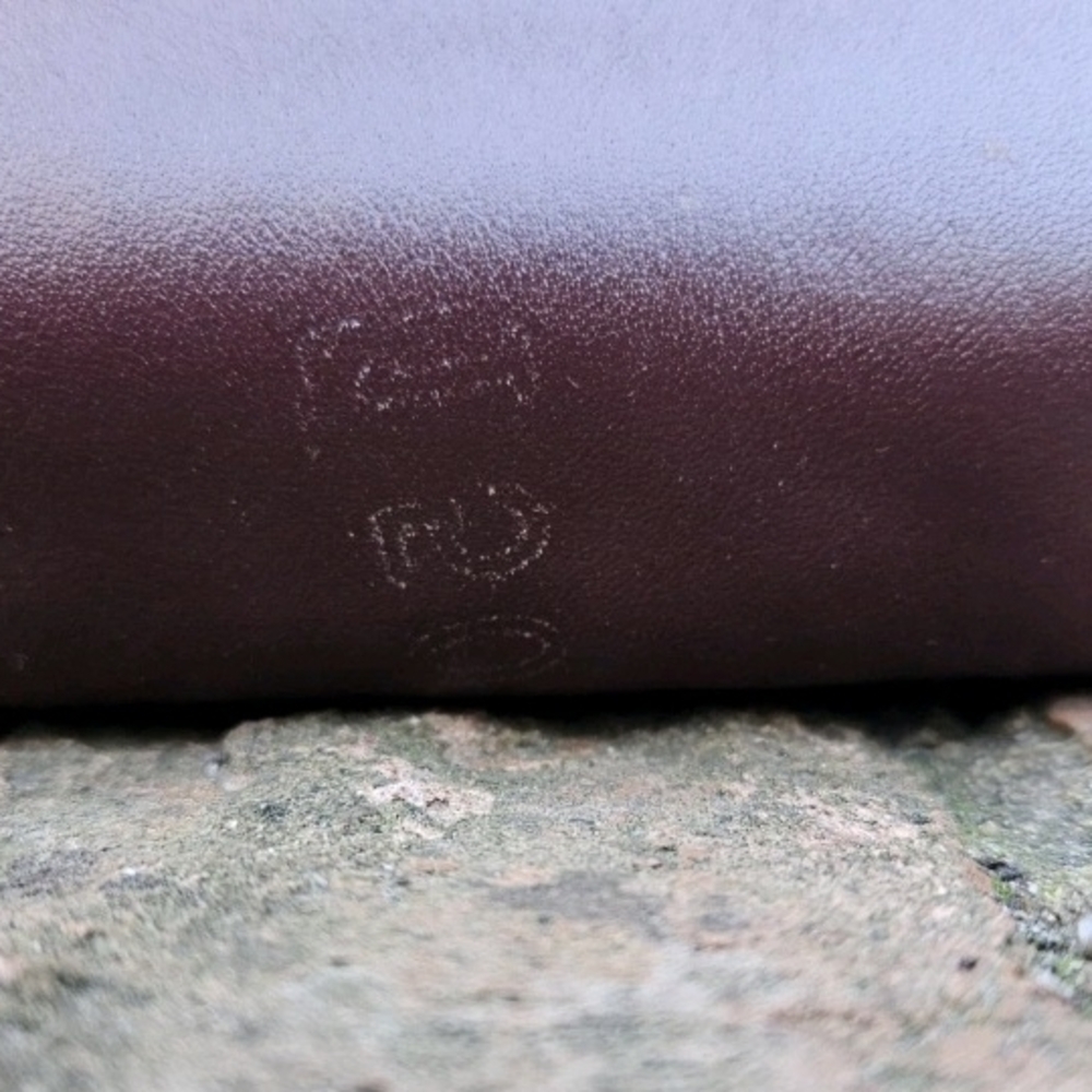 Vintage Etienne Aigner Burguny Large Clutch With Detachable Wrist Strap - Picture 8 of 13